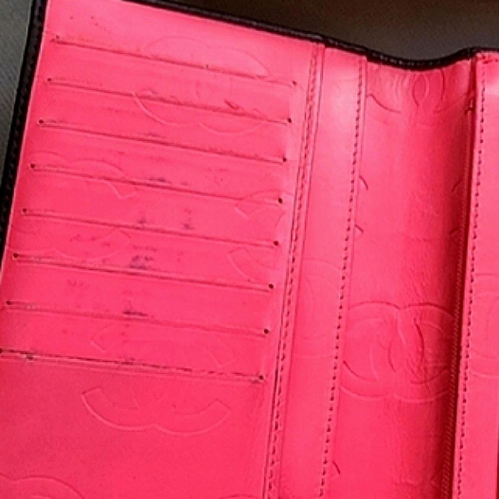 🌺 CHANEL CC Cambon Quilted Logo Bifold Wallet in Black & Hot Pink Pre-owned - Picture 12 of 15